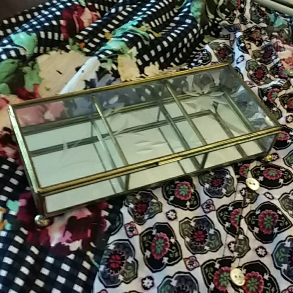 VINTAGE BRASS FOOTED TRINKET JEWELRY BOX